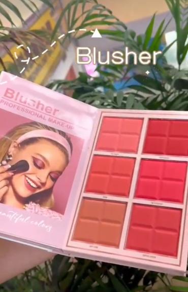Mocallure Cosmetic Makeup Book Palette contains eyeshadow, Highlighter, Blusher & Concealer Eyebrow powder
